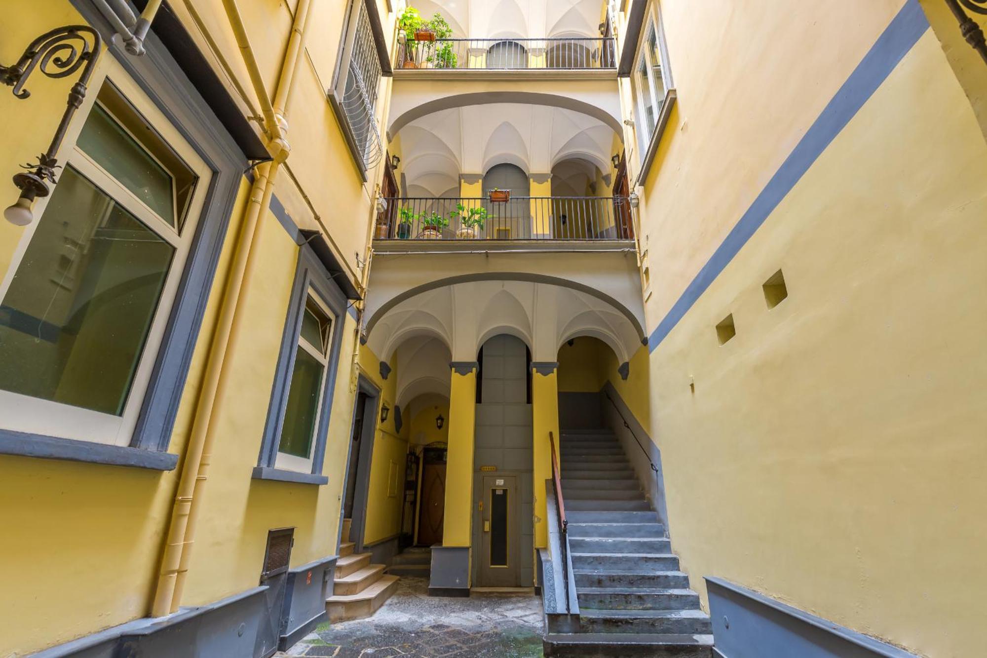 Apartment Chiatamone Design By Wonderful Italy *