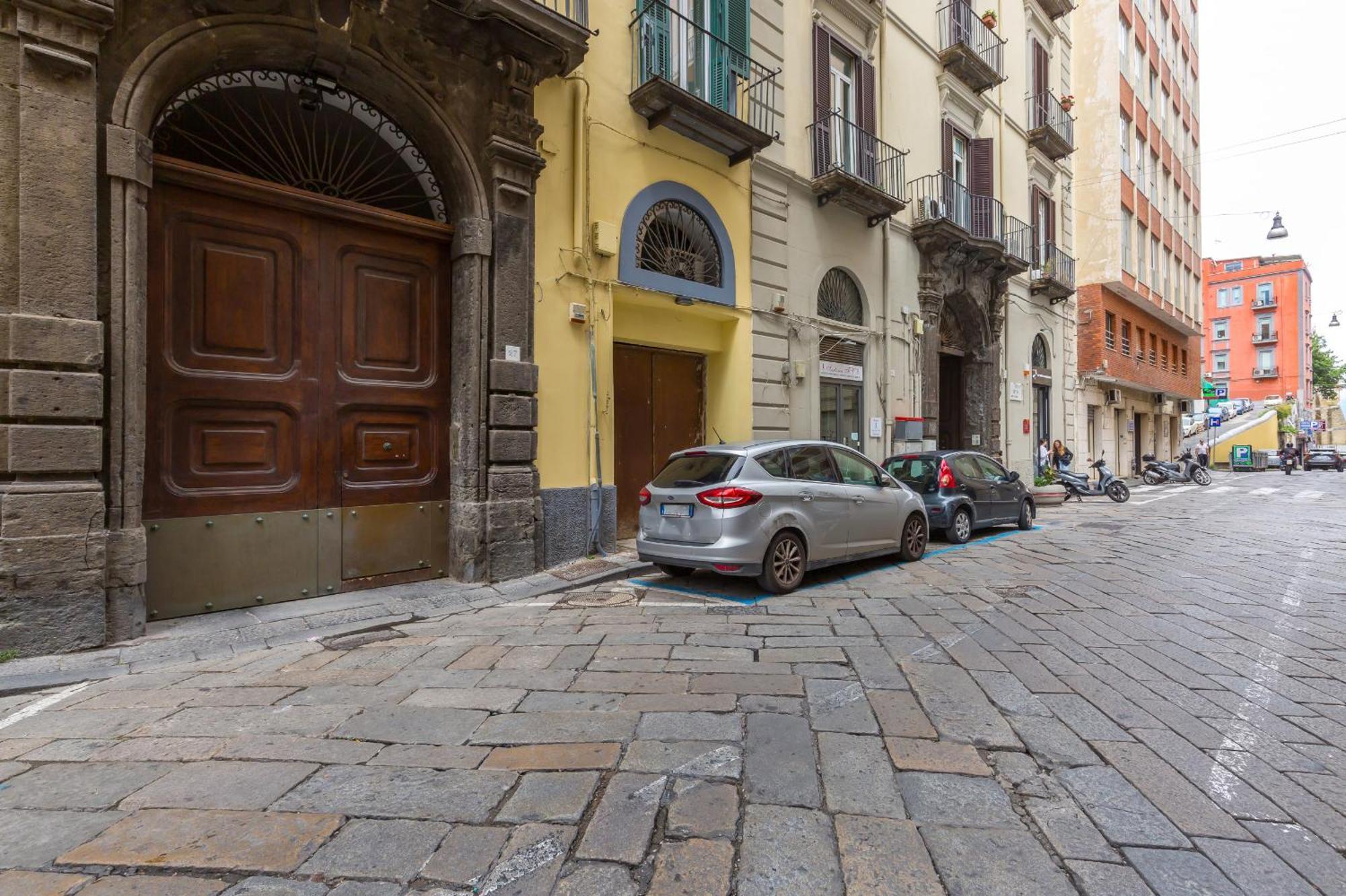 Chiatamone Design By Wonderful Italy Naples